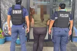 Cae mujer señalada por falsificación y estafa en Colón