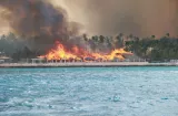 Más de 100 argentinos reciben asistencia tras incendio en República Dominicana
