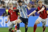 Messi agranda su leyenda y Argentina reserva plaza en dieciseisavos