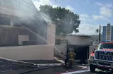 Casa en Dos Mares arde en llamas