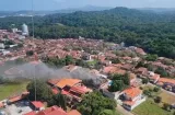 Residencia estalla en llamas en Dos Mares