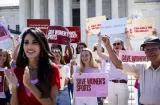 Supremo de EEUU respalda que trans no pueden competir en equipos femeninos