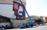 Irán realiza los mayores funerales de su historia para despedir a Alí Jameneí