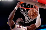 Los Angeles Lakers envían a Deandre Ayton a los Washington Wizards 