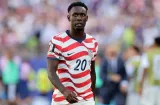 FIFA suspende sanción por tarjeta roja a Balogun y podrá jugar contra Bélgica