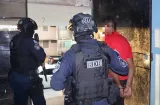 Desmantelan red que contaminaba contenedores en puerto; hay 25 detenidos