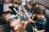 Abuso de dispositivos dispara problemas de concentración en escolares