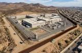 Gobierno de Trump compra dos centros de detención de migrantes en California