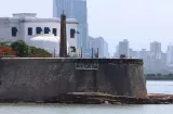 Restauran histórica muralla de la Ciudad de Panamá
