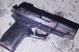 Recuperan arma utilizada para balear menor en Colón; pistolero sigue prófugo