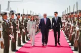 Con alfombra roja! Mulino llega a México y se reúne con Sheinbaum