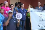 Administrativos del Santo Tomás exigen aumento salarial y mantienen protestas