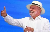 Brasil define candidatos: Lula lidera sondeos ante Flávio Bolsonaro