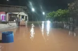 Temporal golpea Nombre de Dios: río Fato se desborda e inunda casas