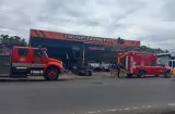 Casi lo aplasta una grúa de remolque  en Santiago