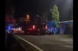 ¡Piedras, botellas y caos! Dos policías heridos al suspender quinceaño