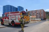 Agresión durante incendio en "La 15 pisos" obliga a bomberos a retirarse