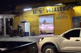Llegó en moto al minisúper a comprar y se encontró con la muerte