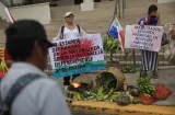  Campesinos llevan pelea a Corte por embalse del Canal y cierre de cementerios