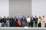 Chavismo y oposición inician histórico diálogo sobre la transición