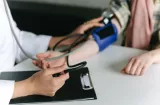 Enfermedades cardiovasculares disparan riesgo de muerte por dengue e influenza