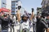 ¡Terremoto! Puño en alto y silencio para hallar sobrevivientes en Pereira