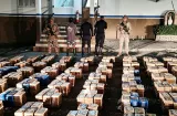 Interceptan lancha rápida en la que transportaban más de 2 toneladas de droga