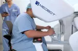 Panamá hace historia con cirugía robótica a distancia 