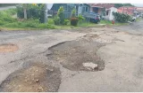 ¡Hartos del olvido! Vecinos de Villa Marina limpian sus propias calles