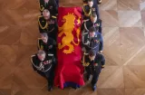Féretro de Harald V llega a la capilla, que el martes se abrirá al público