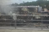 ¡No hay heridos! Pérdida total tras voraz incendio en fábrica de colchones