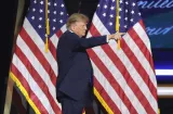 Trump promete dar $5 mil dólares a cada ciudadano si gana los comicios