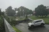 Mal tiempo azota Colón causando voladuras de techo e inundaciones
