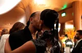 El extraño beso de Kim Kardashian y Lewis Hamilton que enredó las redes