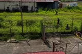 Lanzan maletas al penal de Colón con celulares y drogas; las decomisan