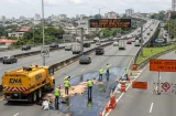 Derrame de aceite complica el tránsito en el Corredor Norte