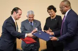 Surinam pone la mira en Panamá para impulsar energía, comercio e inversiones