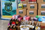 Aduanas retiene mercancía de supuesto contrabando en local de Colón