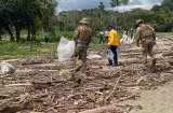 Sacan 1,500 libras de basura de playa en Miguel de la Borda