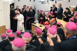 León XIV se reúne con víctimas de abusos y pide combatir esa “lacra”