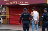 Joven queda bajo detención por hurto de B/.132 mil en joyería penonomeña