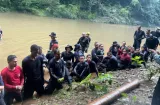 Bomberos se internan en la selva para entrenarse en rescate y supervivencia
