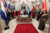 Diez embajadores llegan a Panamá y entregan sus credenciales a Mulino