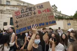 ¡Tragedia en Francia! Menor pierde la mano en protestas