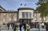Francia: Policía en líos por herir de gravedad en la boca a chico de 14 años
