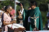 Tonosí amanece orando; sigue sin agua ni luz y espera ayuda tras el terremoto