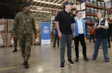 EE.UU. envía ayuda al interior y entrega 17 camiones a Panamá tras terremoto