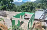 ¡En ruinas por el sismo! Demuelen casa en riesgo en Machuca de Coclé