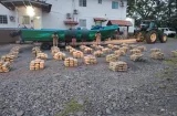 Tres personas aprehendidas tras decomiso de 1,098 paquetes de presunta droga