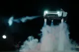 Tesla presenta un Roadster capaz de volar y acelerar como cohete